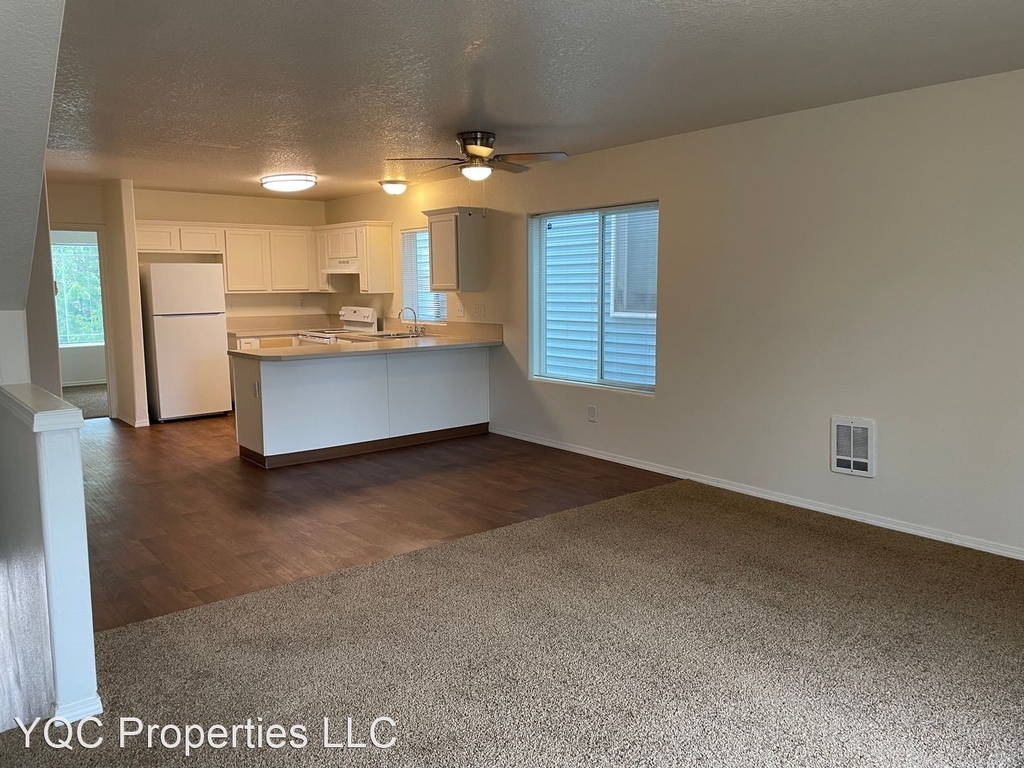 12200 Se Ramona Street - Photo 2