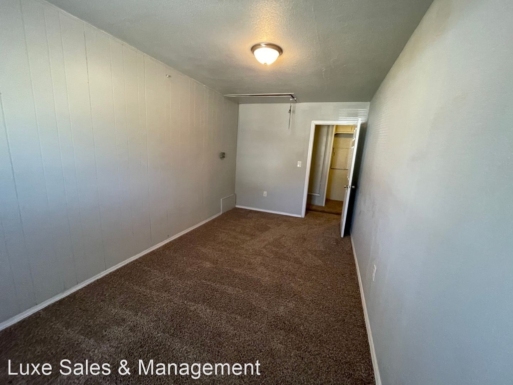 1020 Sw 68th Street - Photo 14