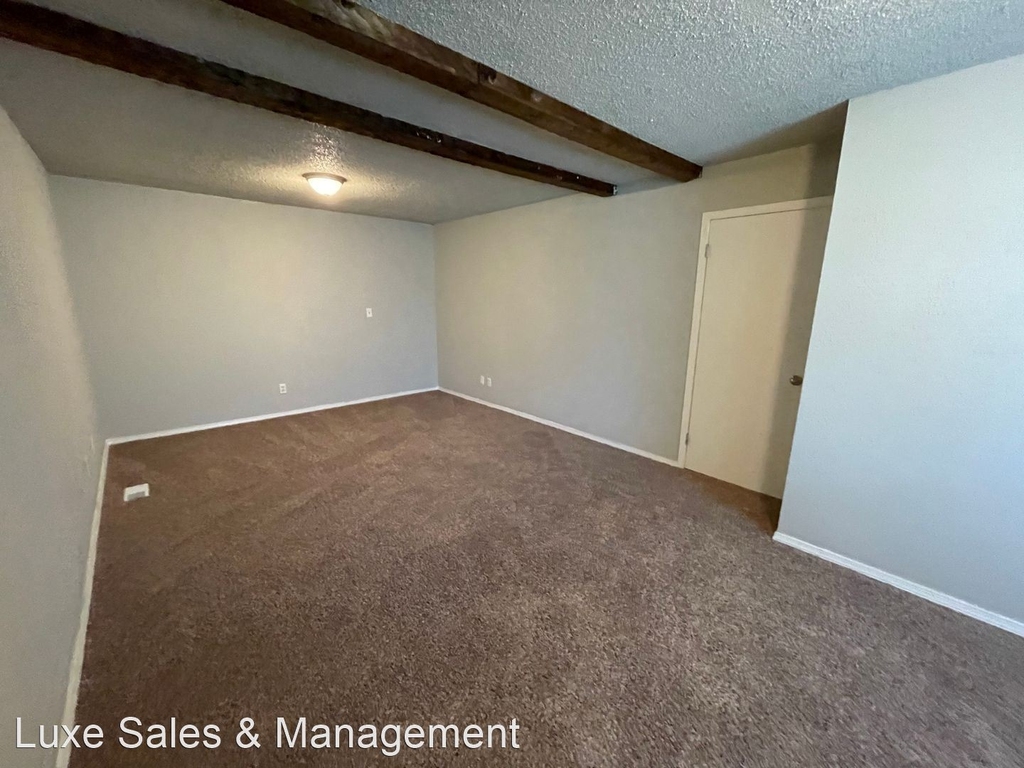 1020 Sw 68th Street - Photo 19