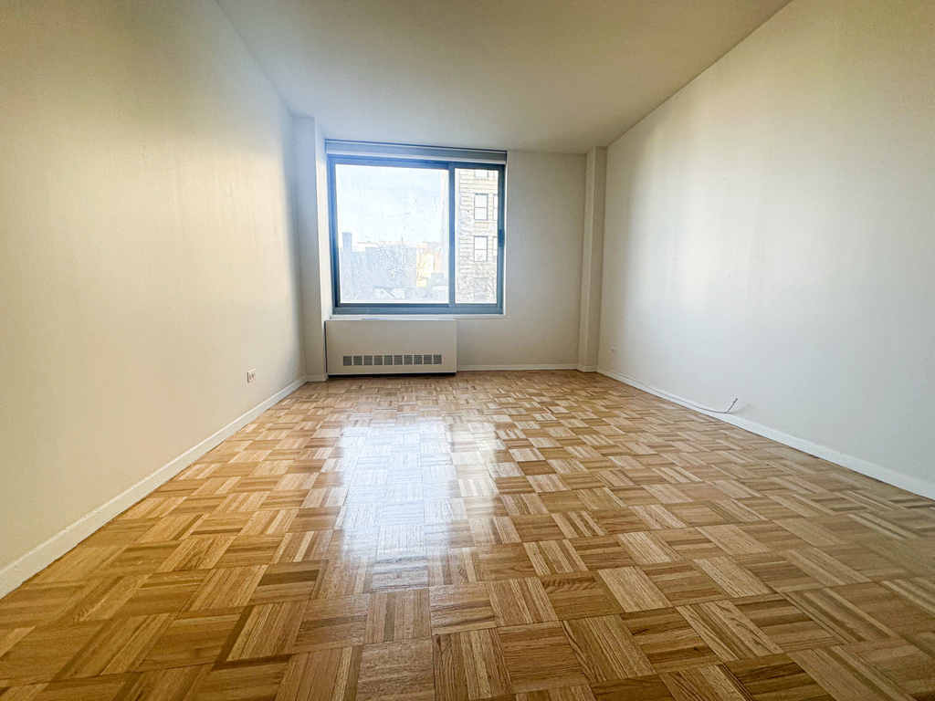 270 West 17th Street - Photo 6