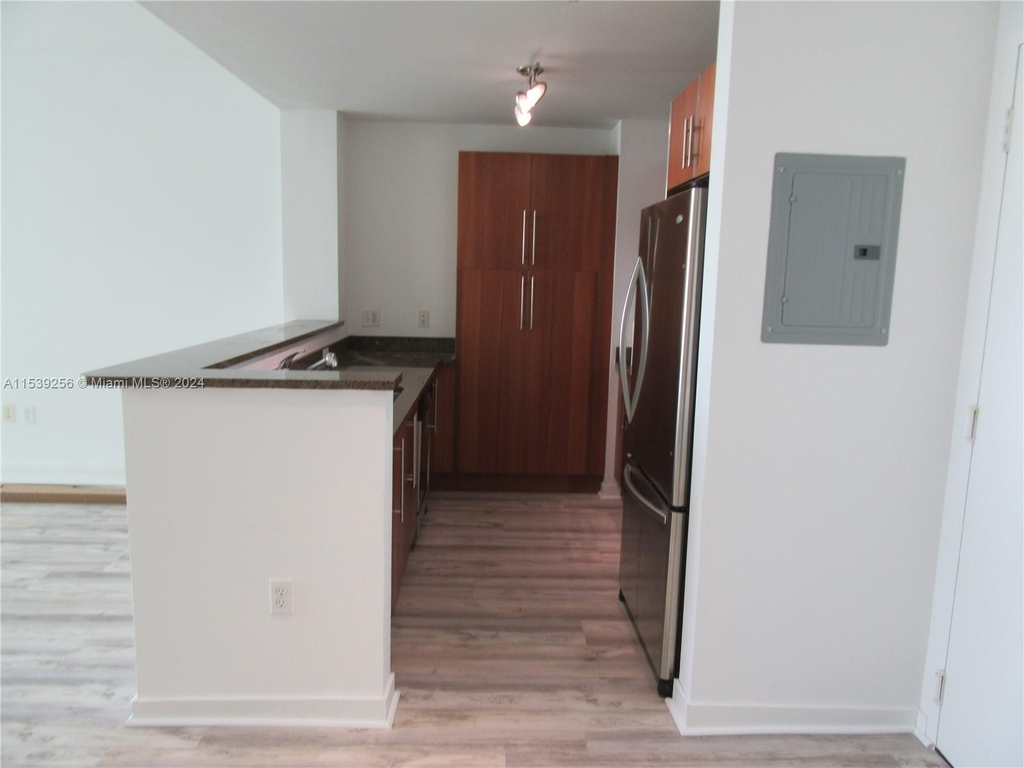 300 S Biscayne Blvd - Photo 4