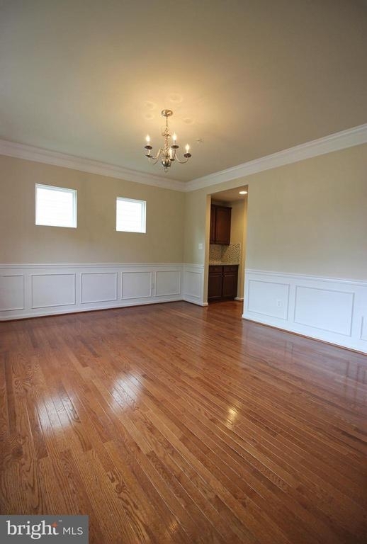 11518 Amherst Ave - Photo 2