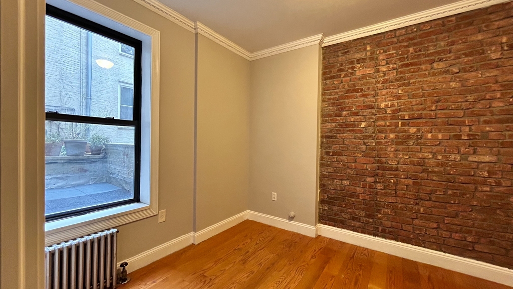 3 BR apartment, East Harlem - Photo 4