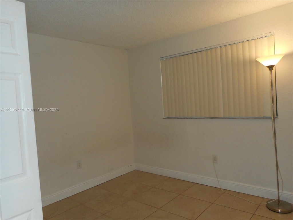 9982 Nob Hill Ln - Photo 5