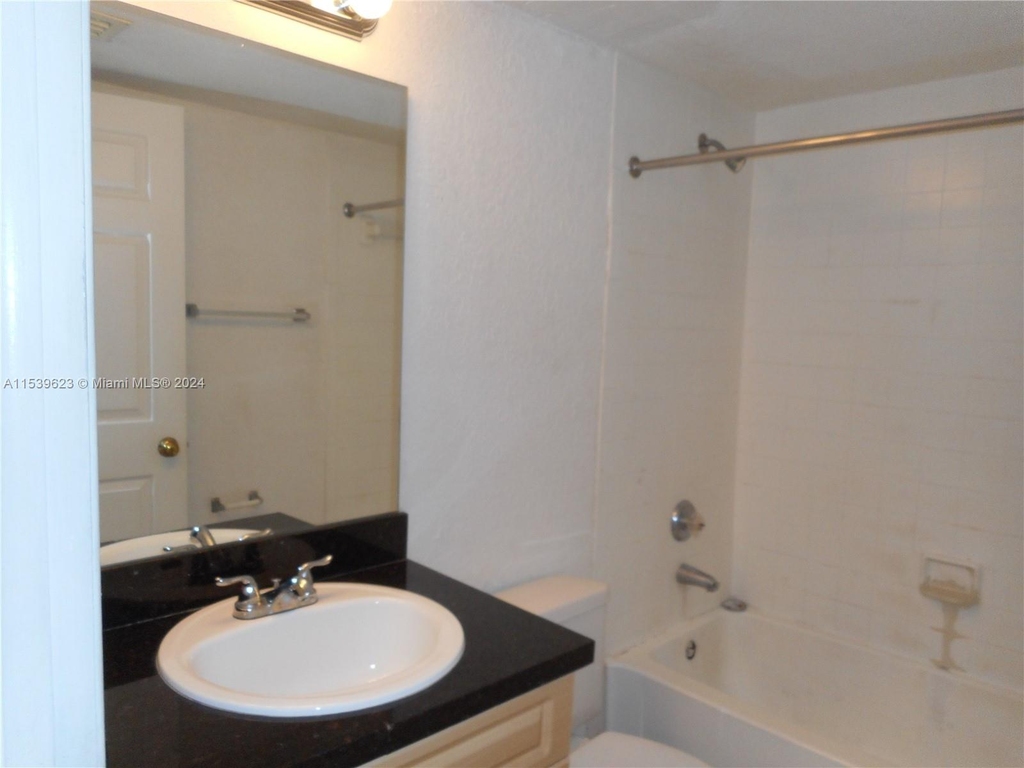 9982 Nob Hill Ln - Photo 8