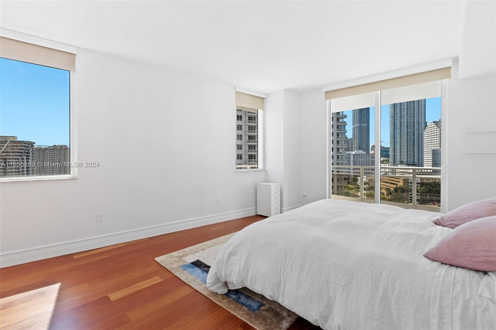 901 Brickell Key Blvd - Photo 14