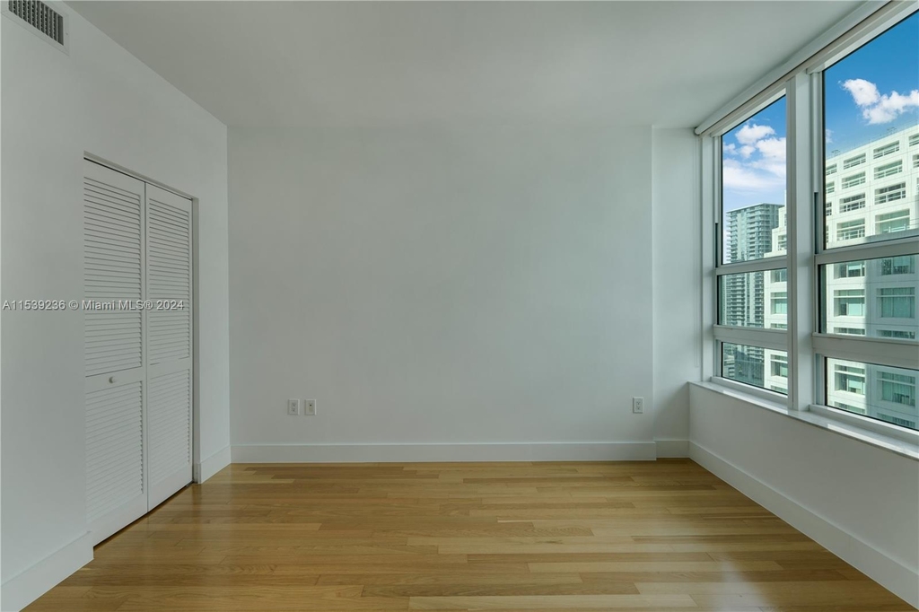 950 Brickell Bay Dr - Photo 30