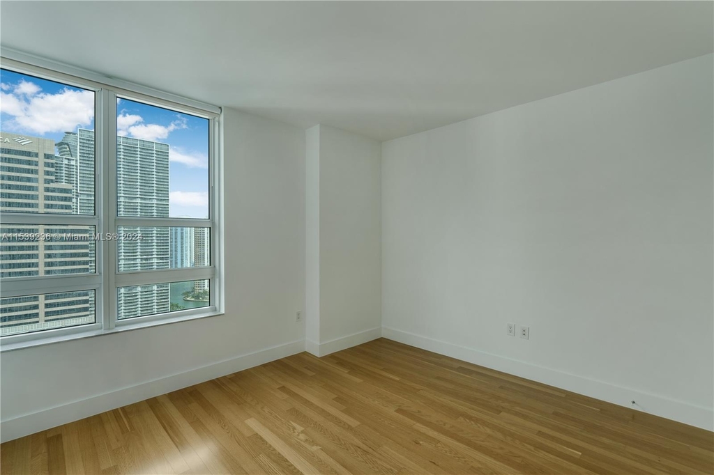 950 Brickell Bay Dr - Photo 31