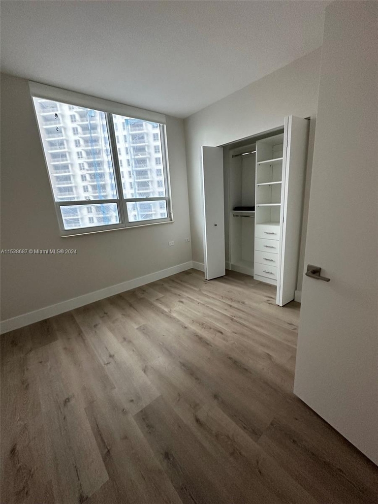 801 Brickell Key Blvd - Photo 10