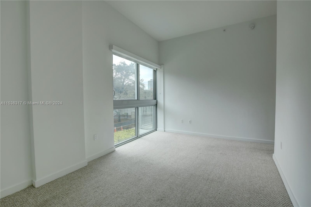 1600 Sw 1st Ave - Photo 22