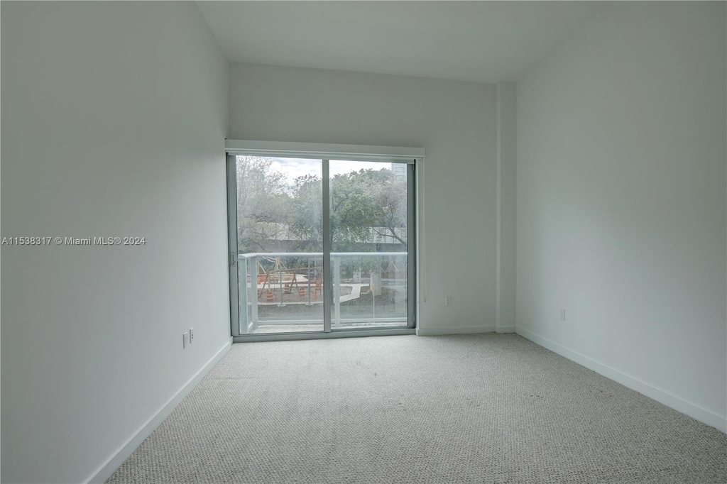 1600 Sw 1st Ave - Photo 25