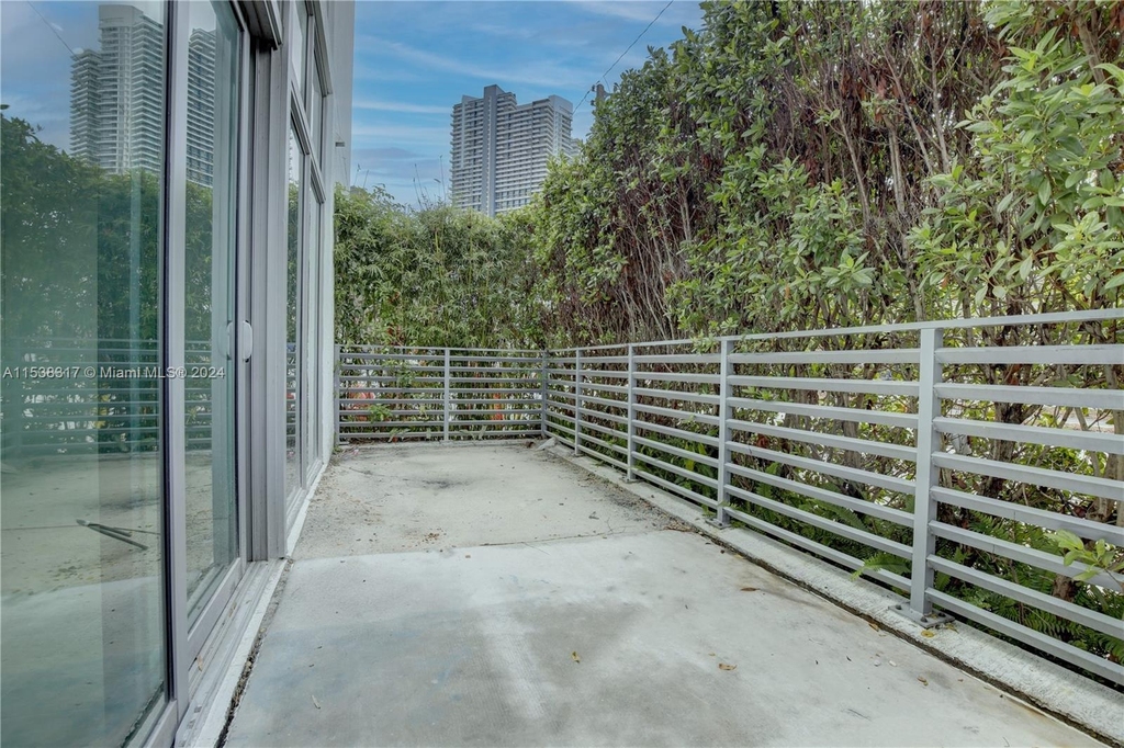 1600 Sw 1st Ave - Photo 18