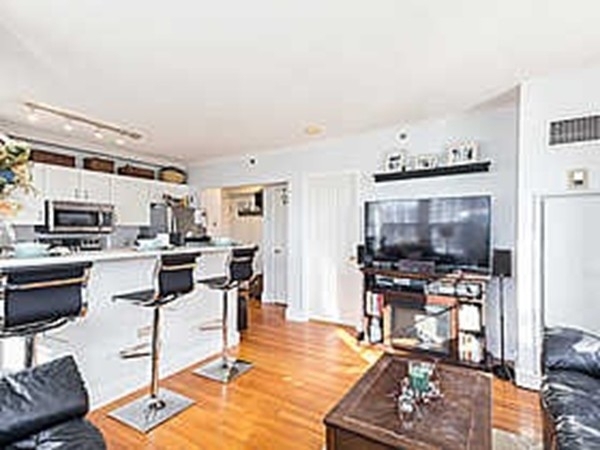 534 Beacon St. - Photo 4