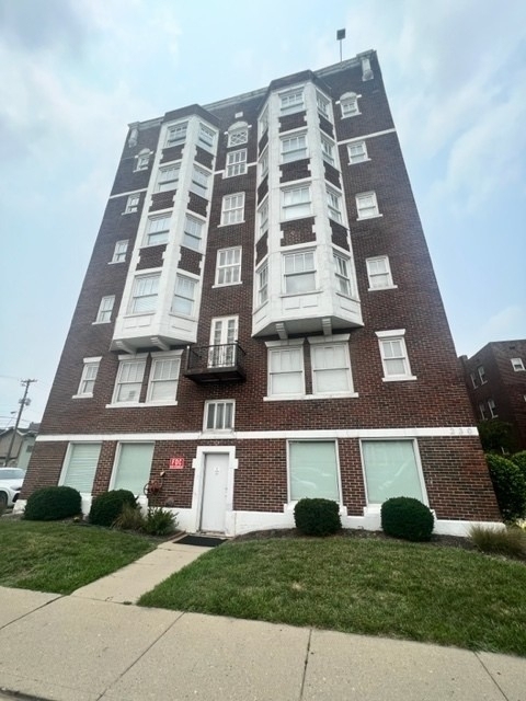 230 E 9th Street - Photo 11