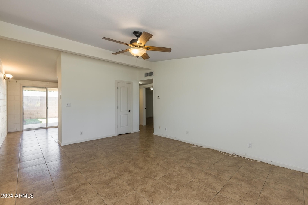 7025 E Wilshire Drive - Photo 4