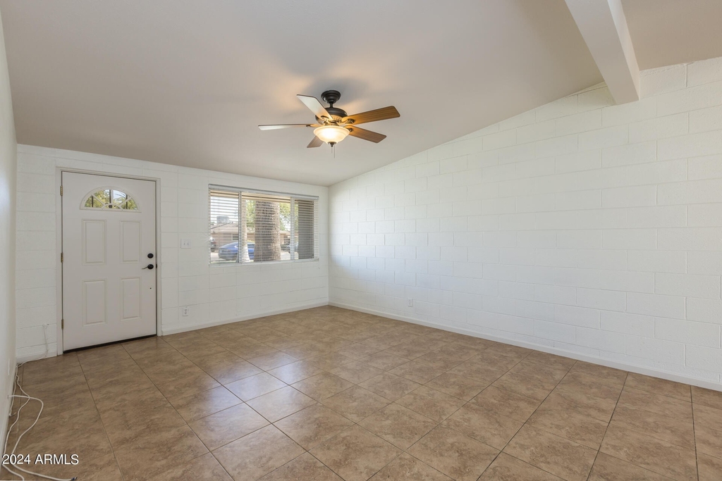 7025 E Wilshire Drive - Photo 6