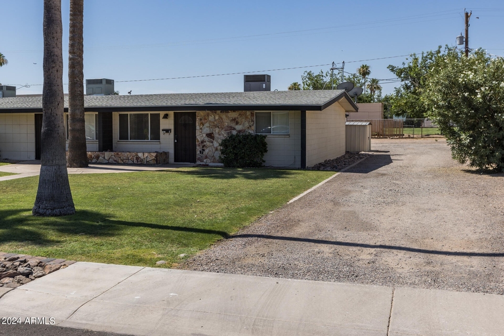 7025 E Wilshire Drive - Photo 2