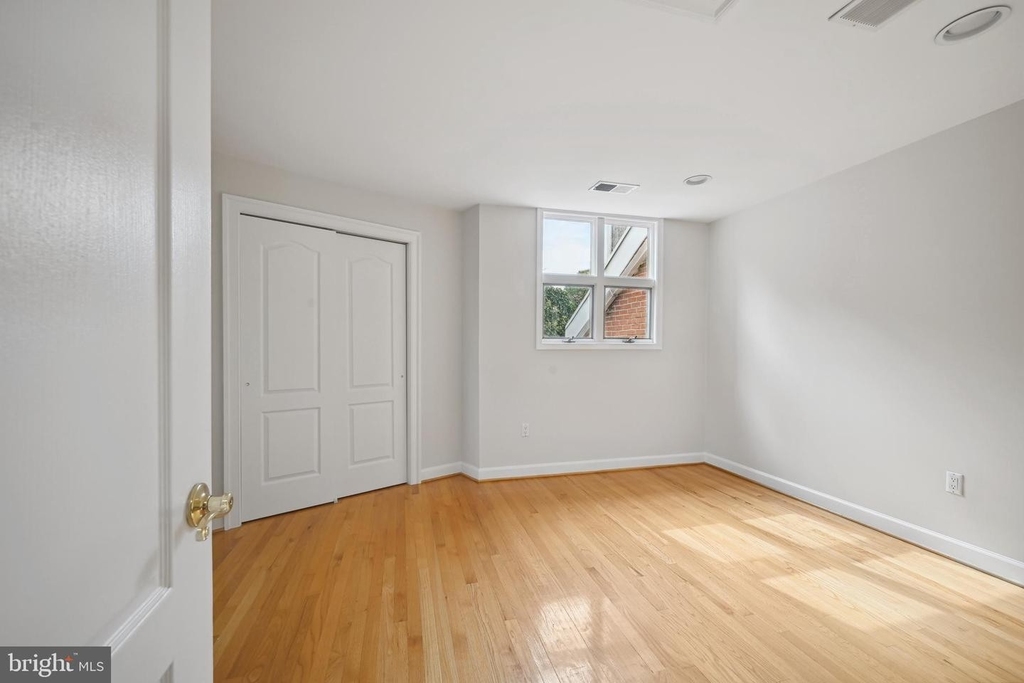 5330 Connecticut Ave Nw - Photo 30