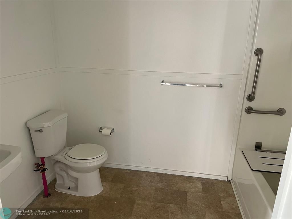 2921 Sw 58th St - Photo 6