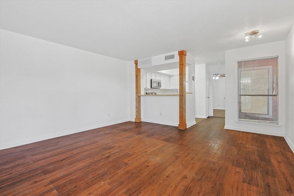 9821 Walnut Street - Photo 4