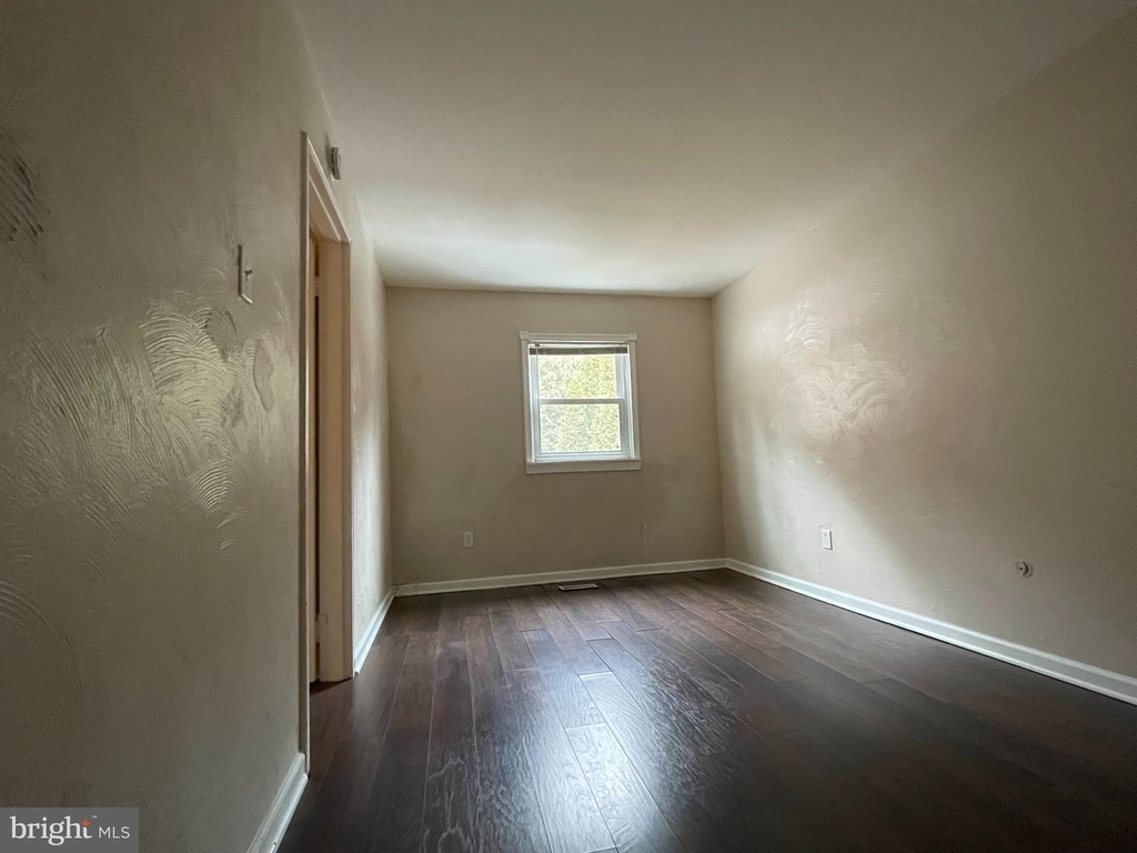 1136 Fox Run - Photo 15