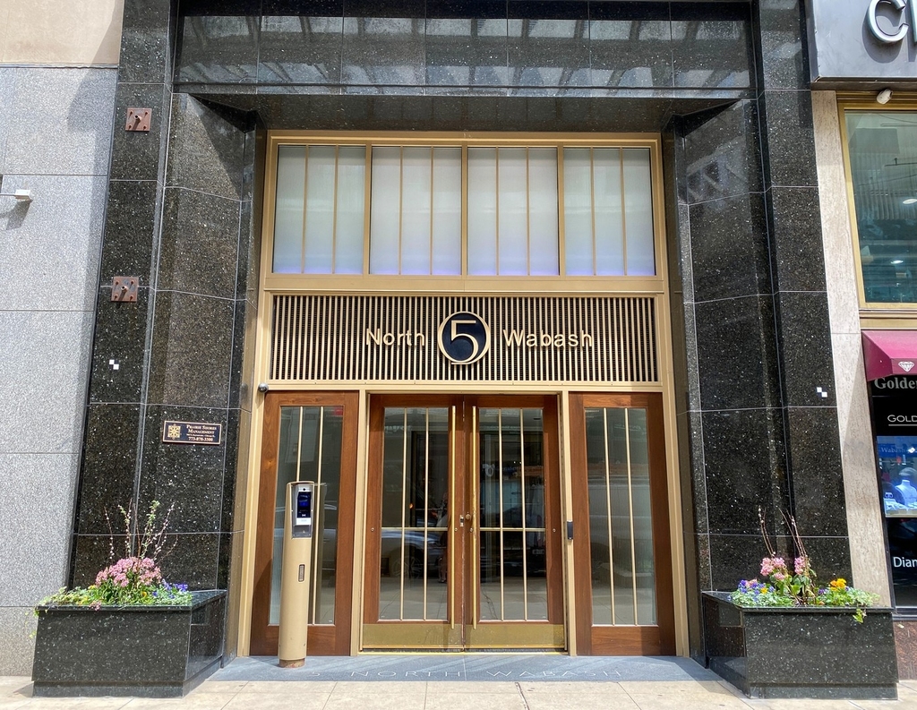 5 N Wabash Avenue - Photo 1