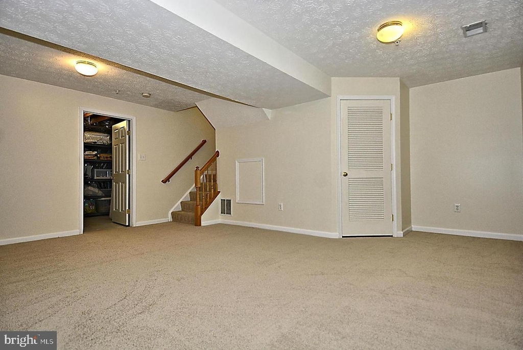 8877 Papillon Drive - Photo 4