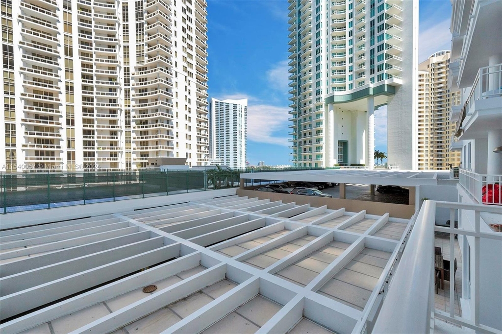 801 Brickell Key Blvd - Photo 28