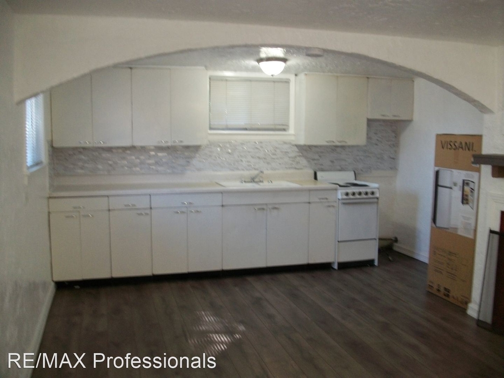 1111 Strand Place, Apt. A - Photo 0