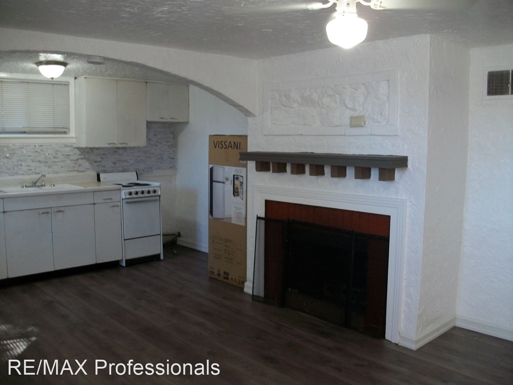 1111 Strand Place, Apt. A - Photo 1