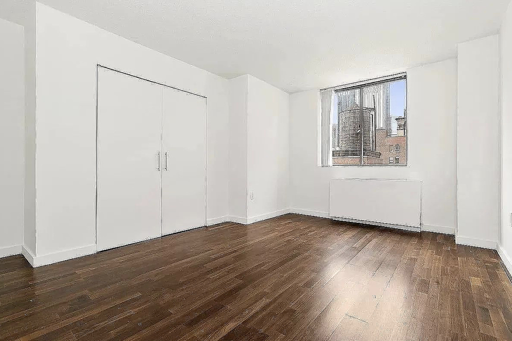 184 Lexington Avenue - Photo 0