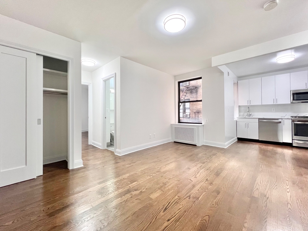 73 West 12th Street - Photo 4