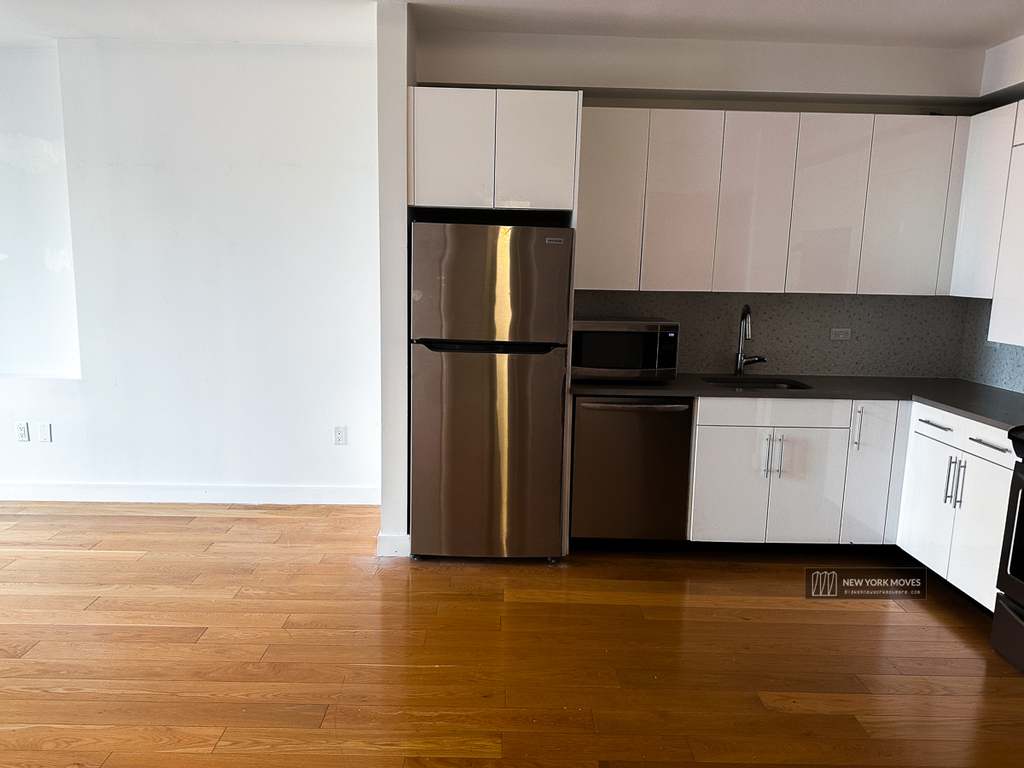 No Fee| Room W/Balcony | Downtown Brooklyn - Photo 5