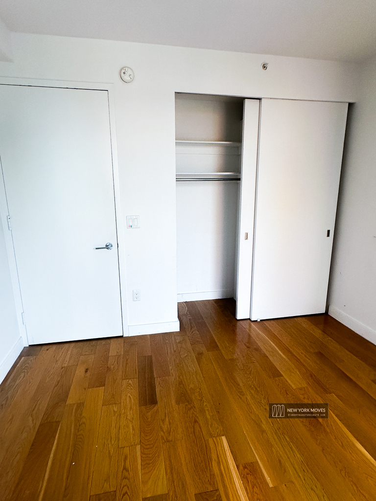 No Fee| Room W/Balcony | Downtown Brooklyn - Photo 4