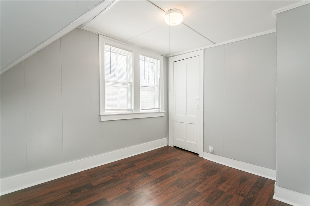 110 Post Avenue - Photo 17