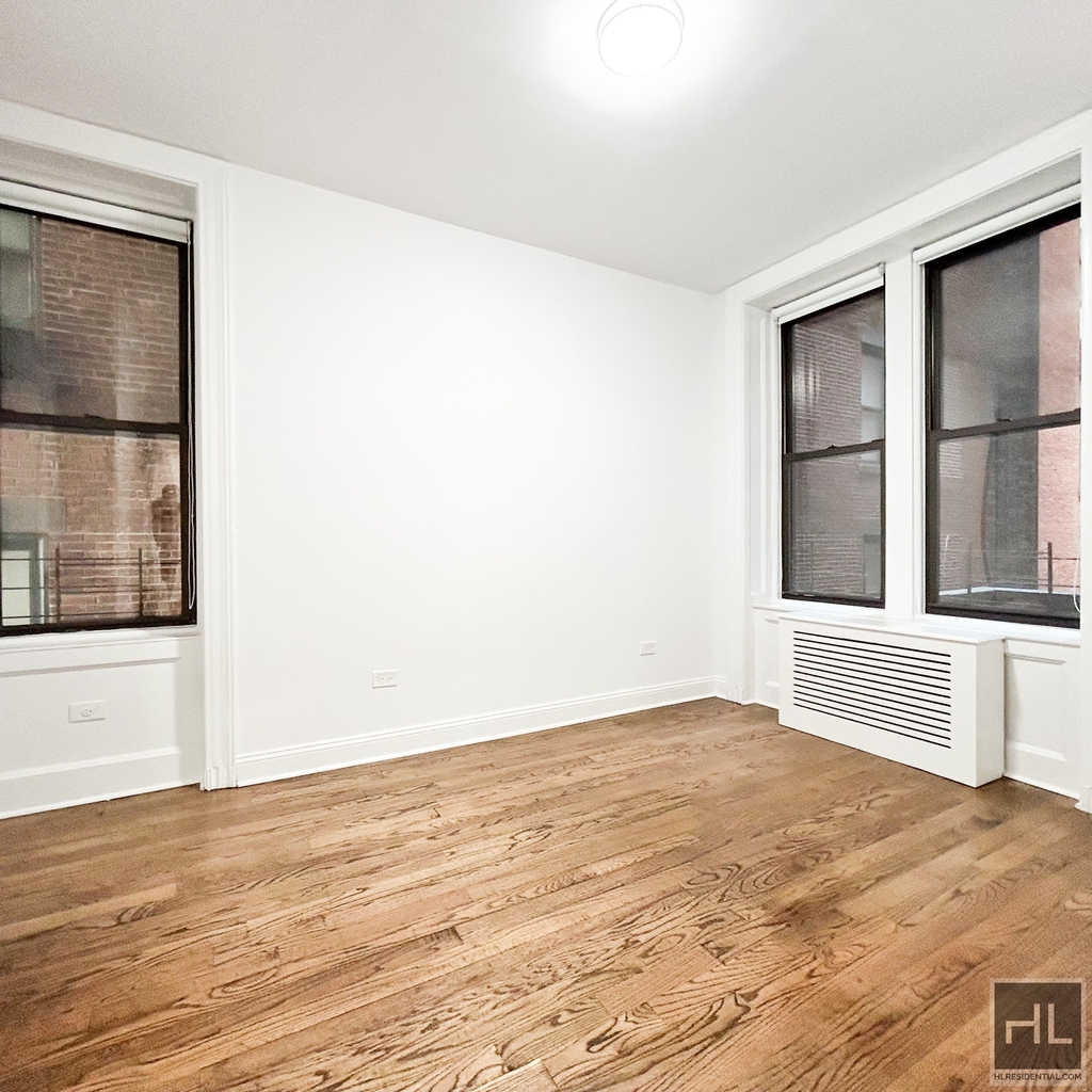 West 58 Street - Photo 7