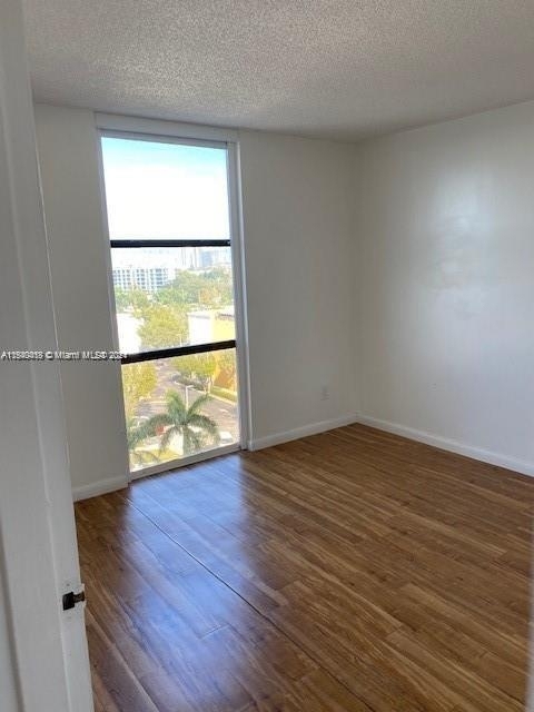 13499 Biscayne Blvd - Photo 5