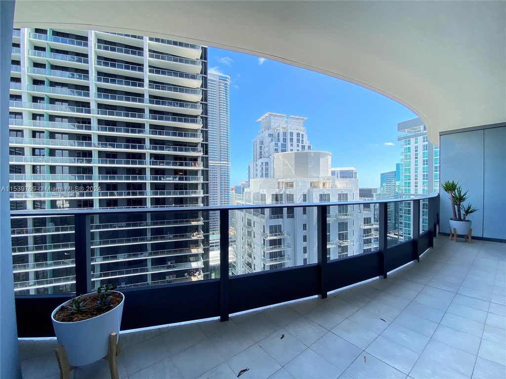 1000 Brickell Plaza - Photo 2