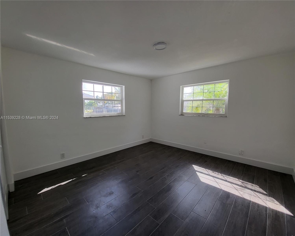 3805 Nw 78th Ter - Photo 6