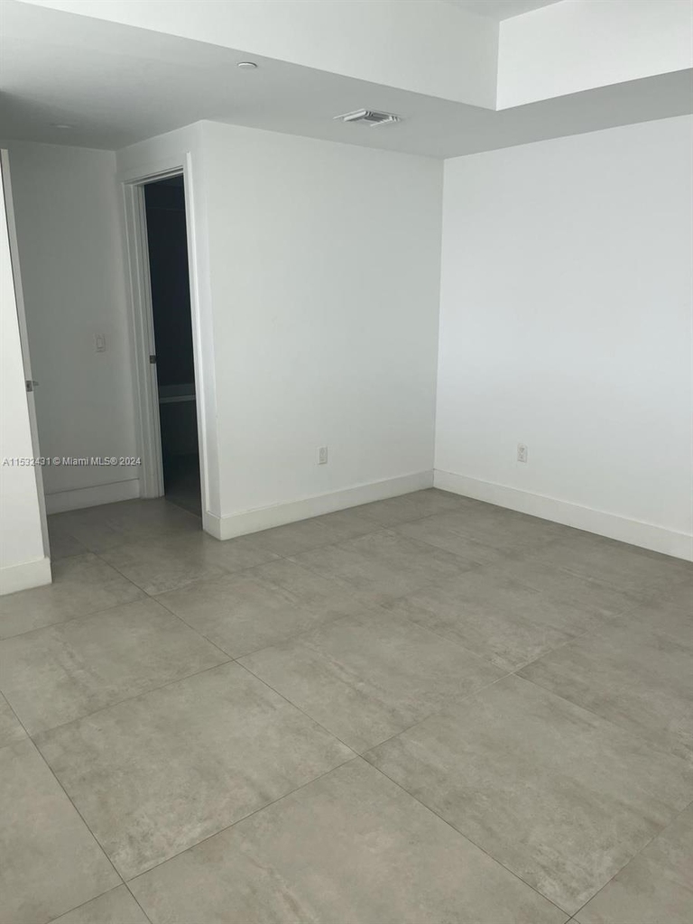 1080 Brickell Ave - Photo 24