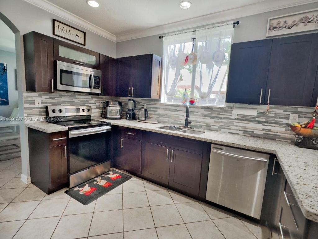 2105 Ne 38th Rd - Photo 15