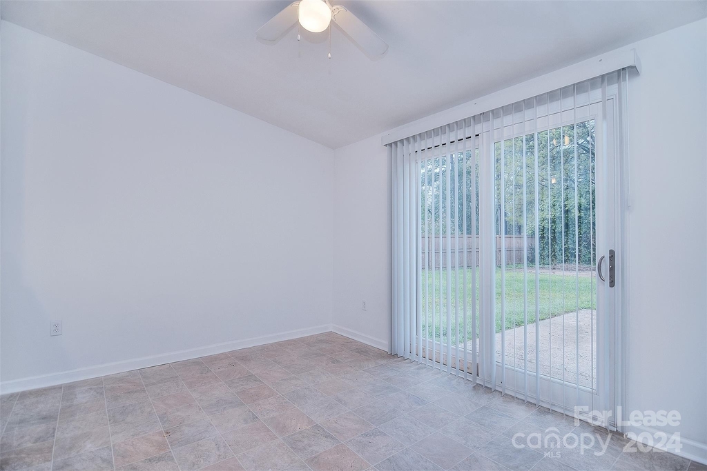 5525 Kerry Lane - Photo 13