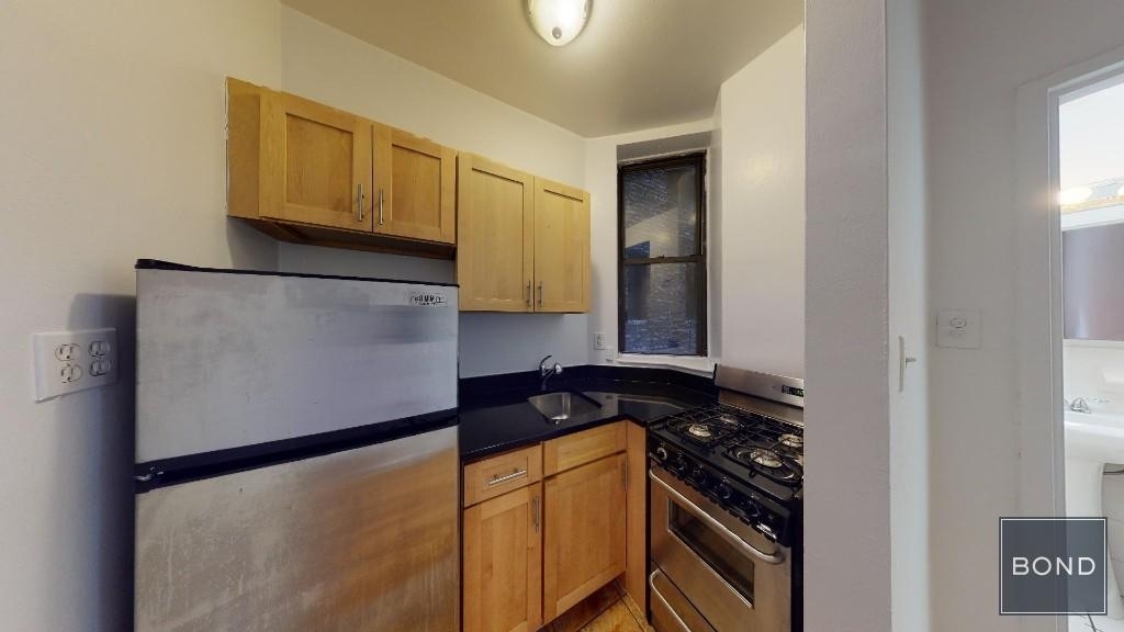 332 East 93rd Street - Photo 2