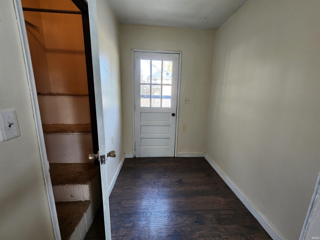 824 Blackford Avenue - Photo 1