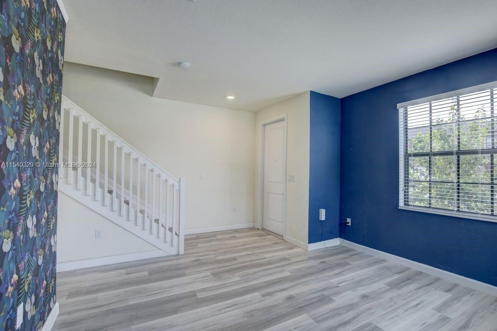 11429 Sw 248th Ter - Photo 6