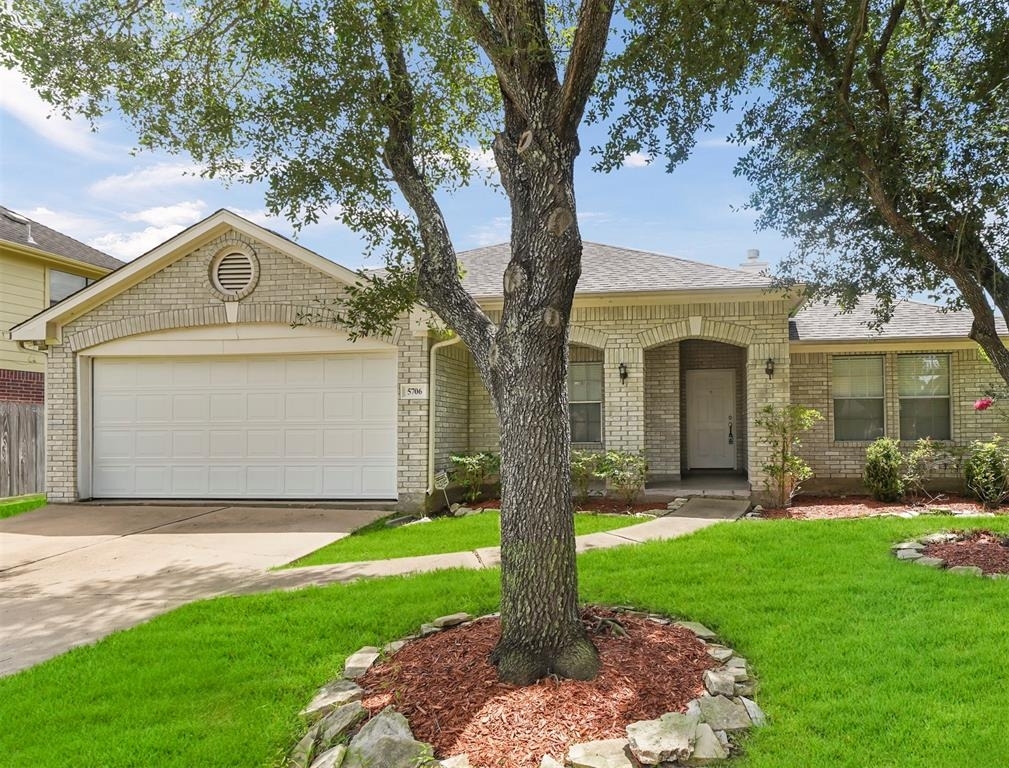 5706 Ashbury Trails Court - Photo 2