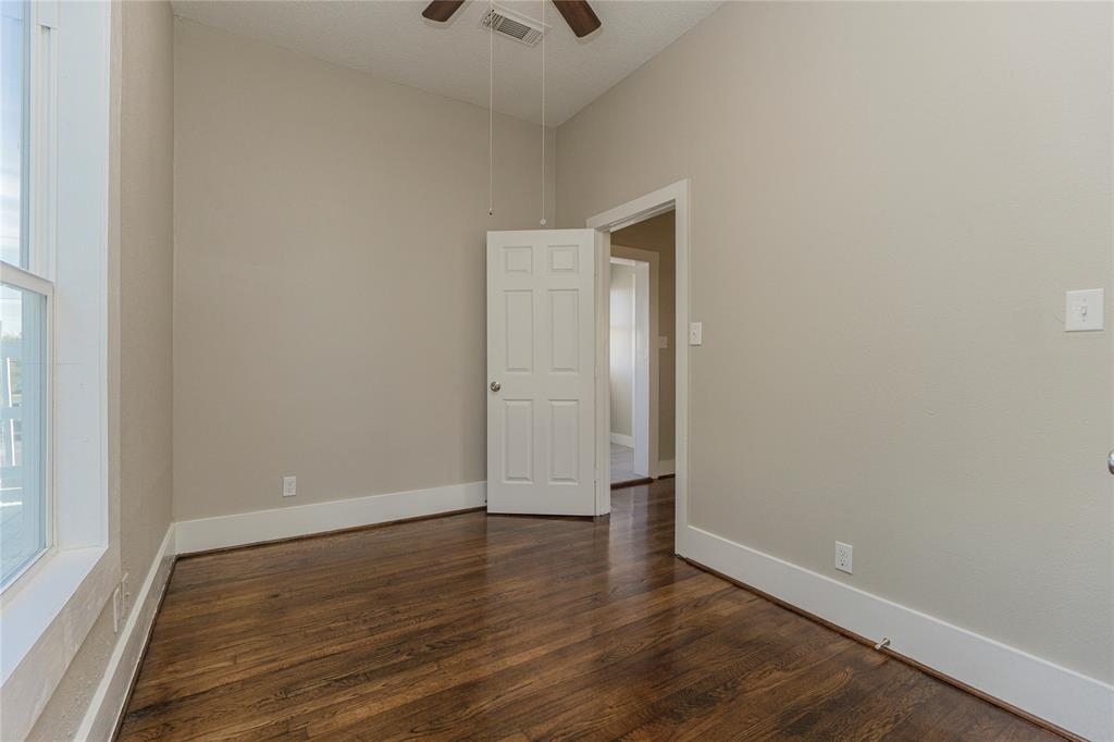 1219 33rd Street - Photo 17