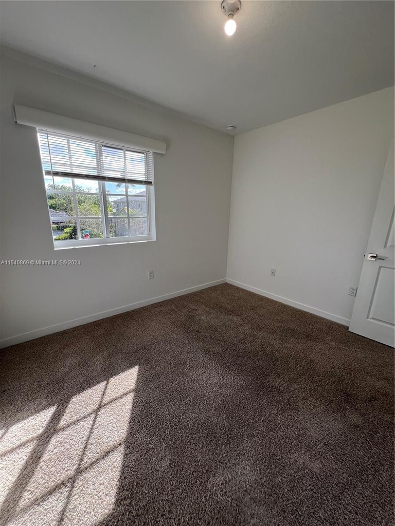 20884 Nw 9th Path - Photo 17