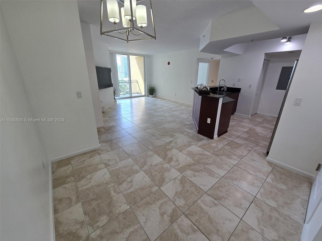 403 S Sapodilla Ave - Photo 5