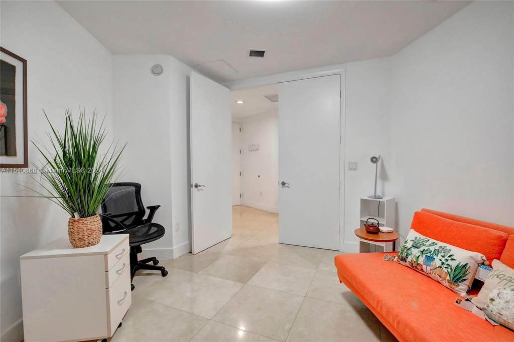 15811 Collins Ave - Photo 31